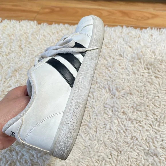 Adidas Classic White Sneakers with Black Stripes - Picture 7 of 9